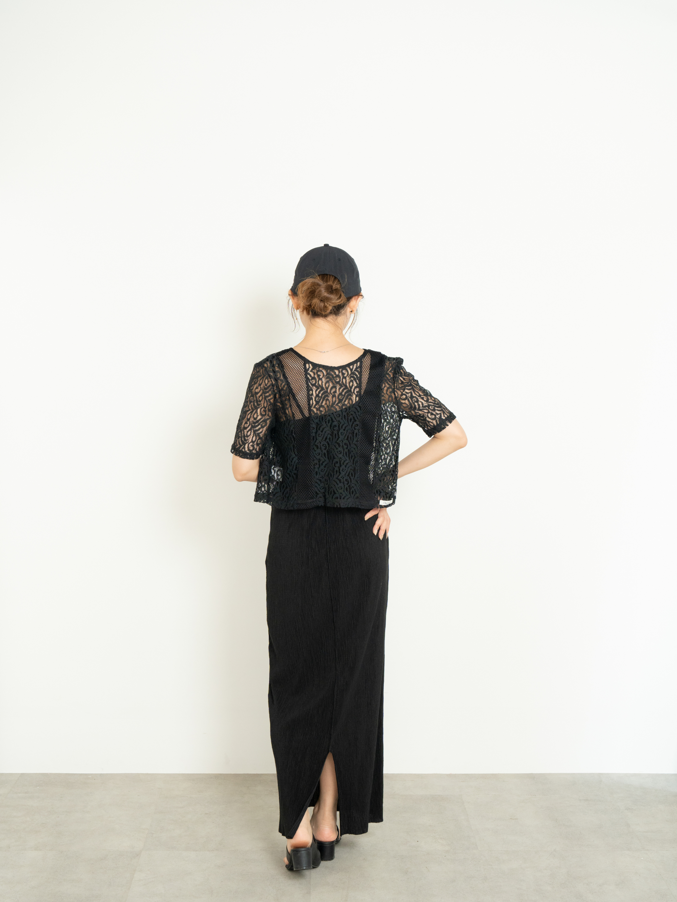 【3-SET】 SOFT FIT ASYMMETRY BRA TOP + 2WAY CLASSICAL LACE MESH TOP + LIGHT TEXTURE PENCIL SKIRT