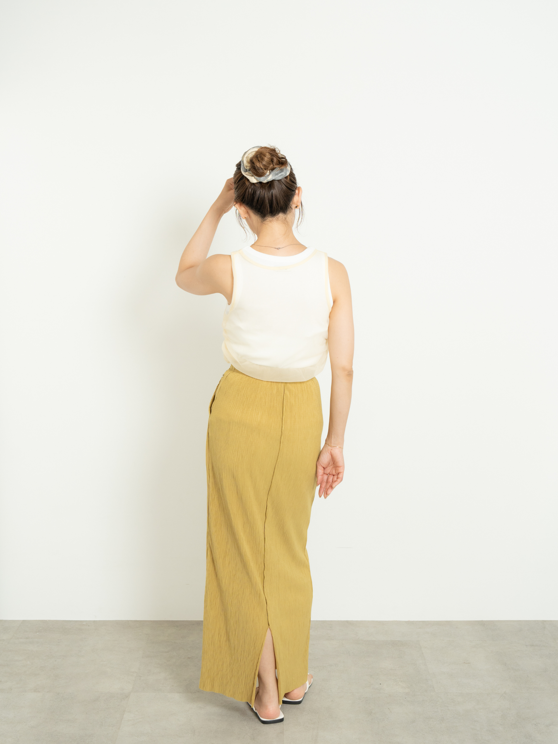 【3-SET】 SOFT FIT ASYMMETRY BRA TOP + SHIRRED SHEER TANK TOP SET + LIGHT TEXTURE PENCIL SKIRT