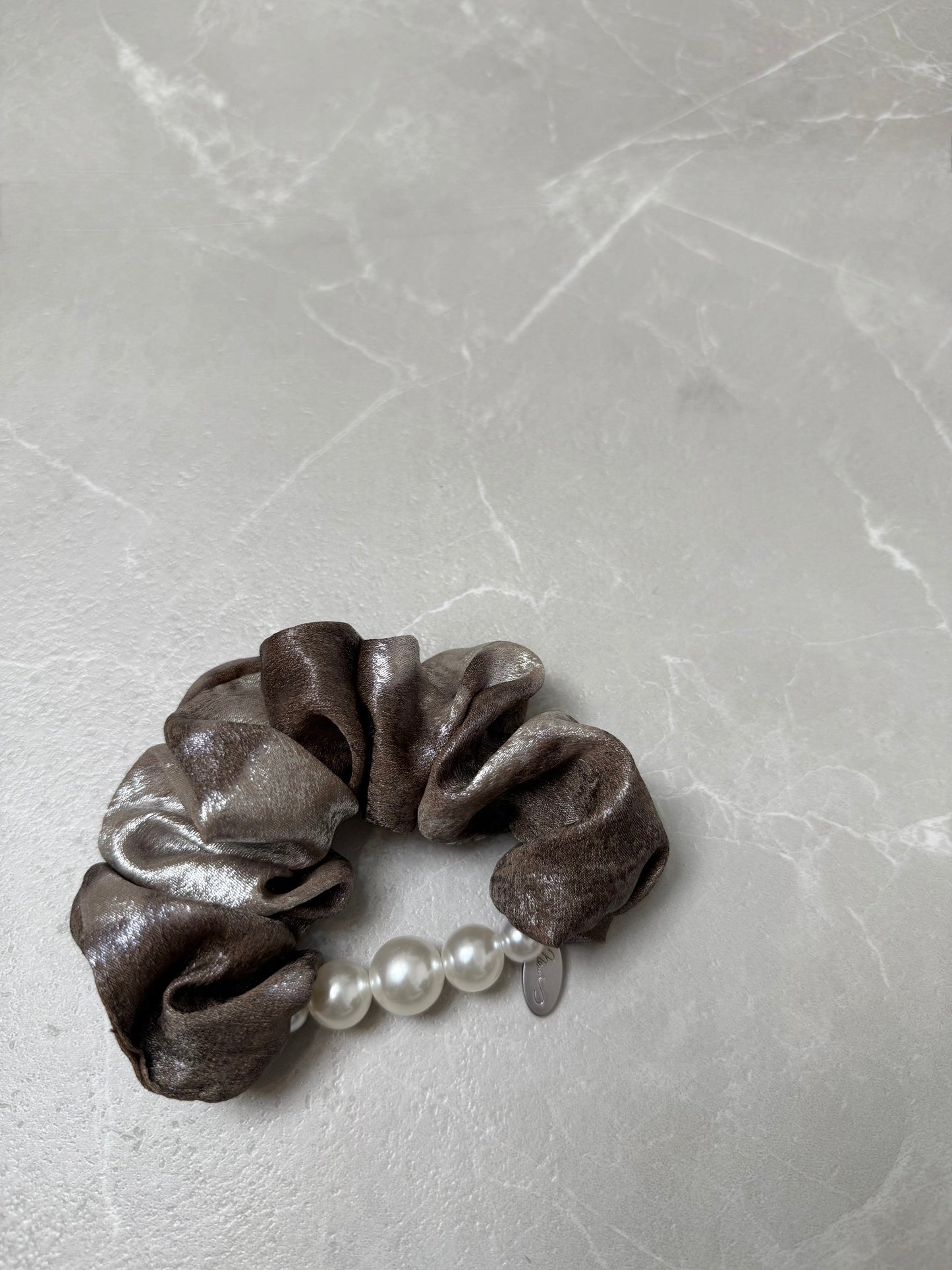 【先行販売】５連パールシュシュ