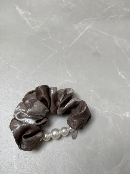 【先行販売】５連パールシュシュ