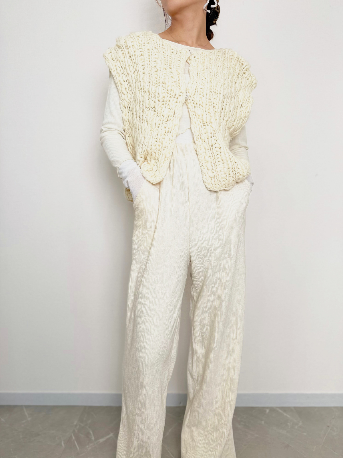 【10/23(金) 20:00〜 再販】HAND KNIT VEST