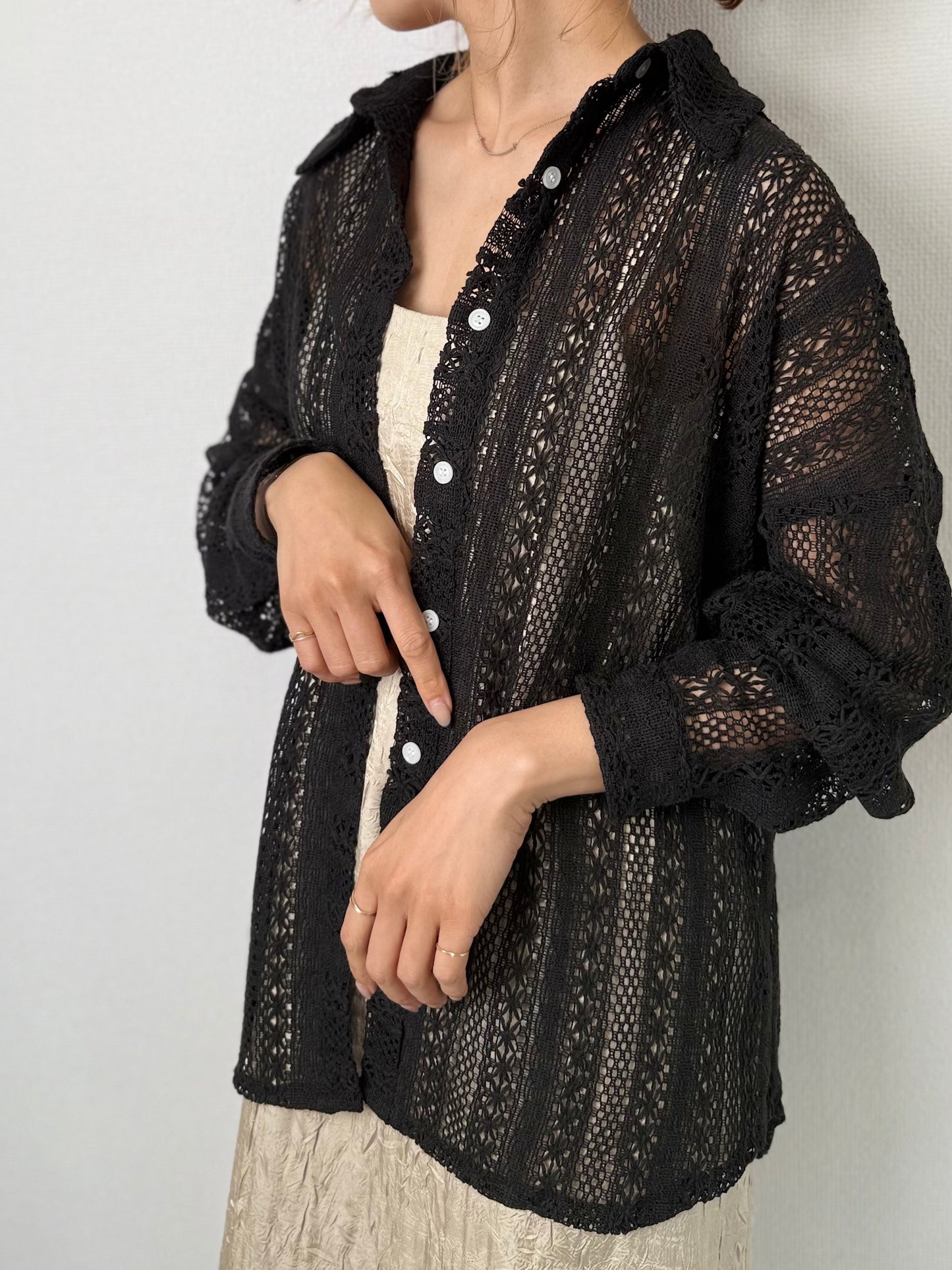 透かし編みルーズシャツ