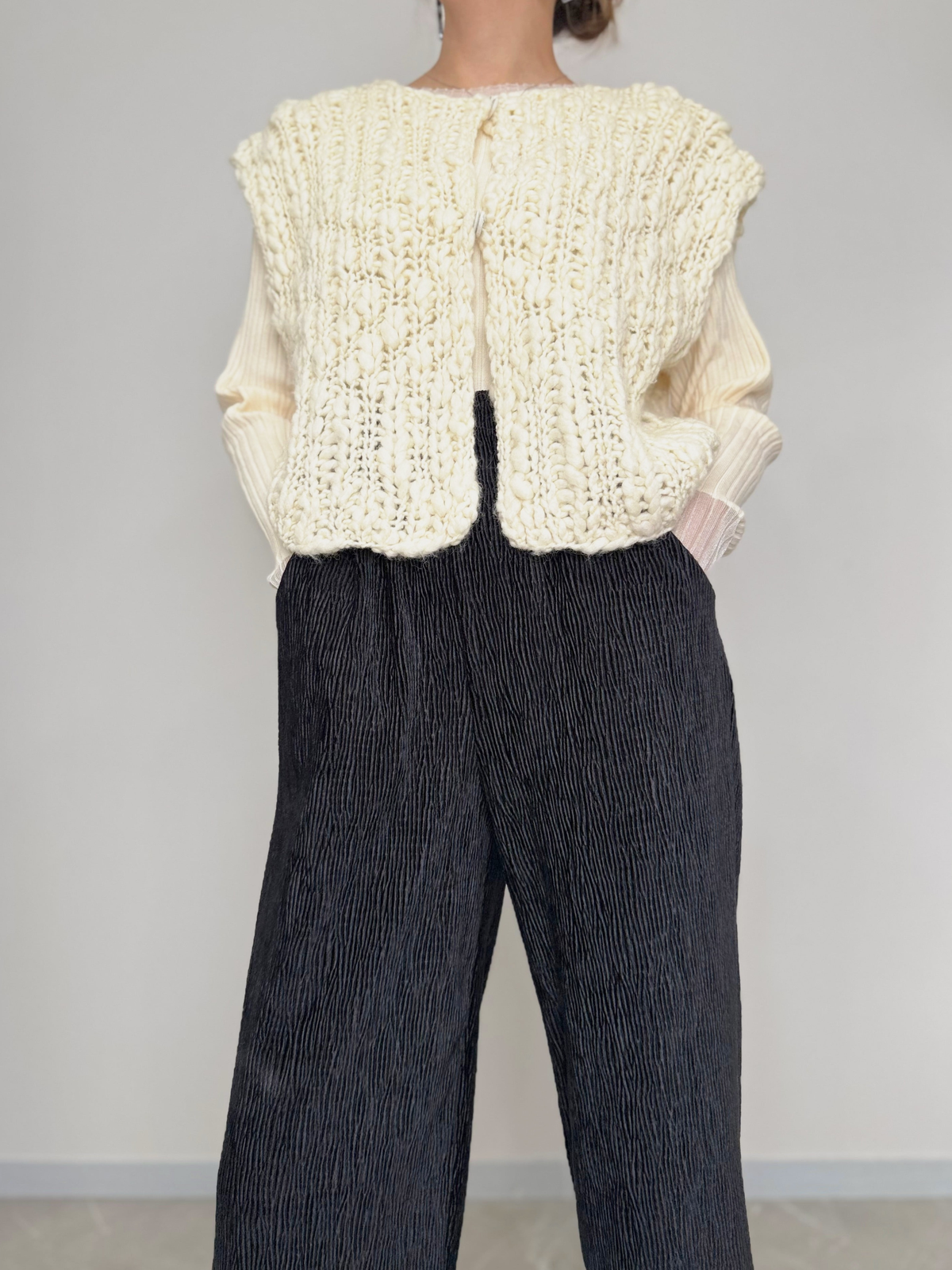 【10/23(金) 20:00〜 再販】HAND KNIT VEST