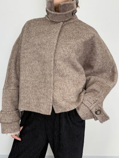 TAILORED WOOL SHORT COAT