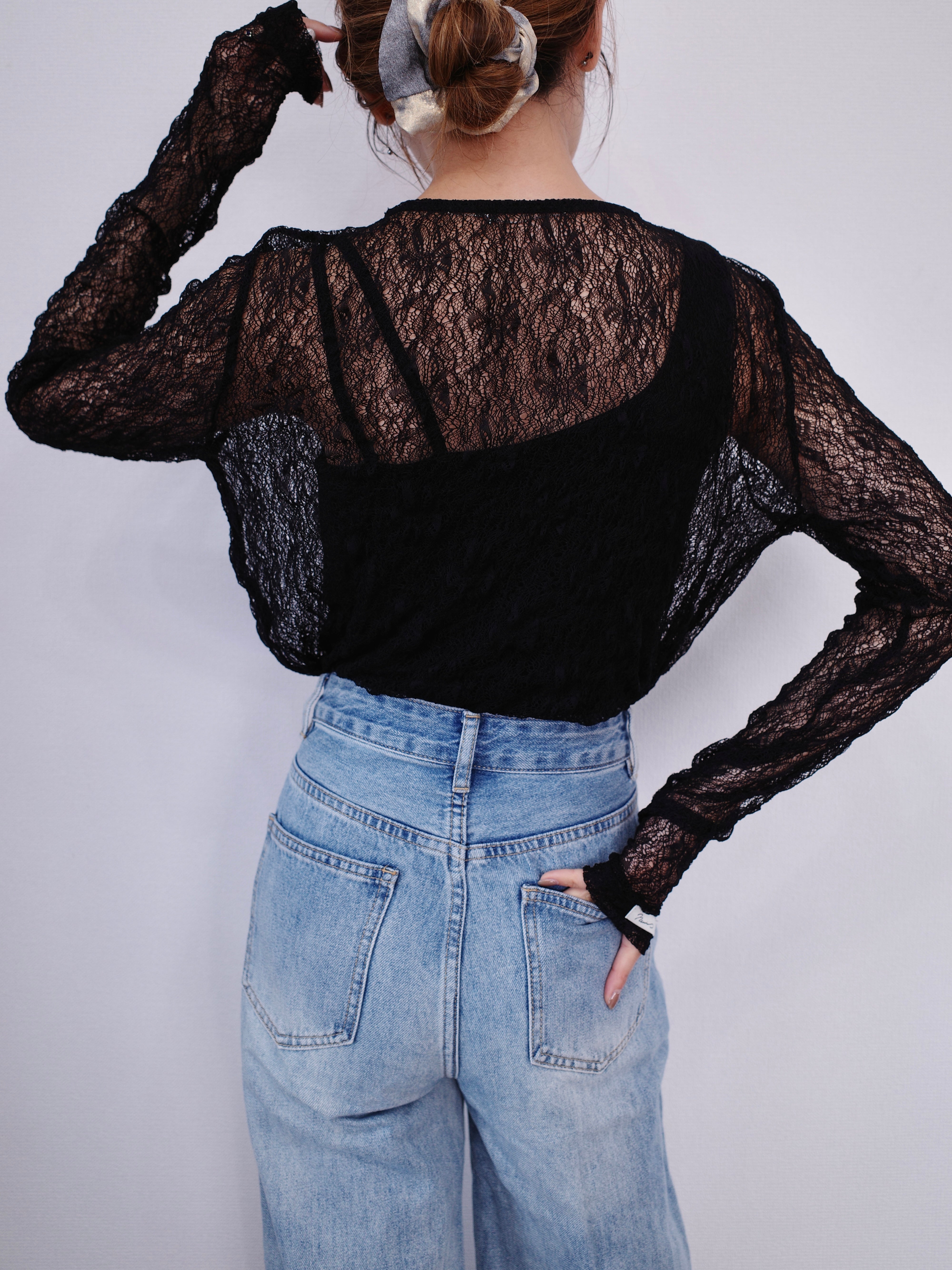 STRETCH LACE FIT TOP