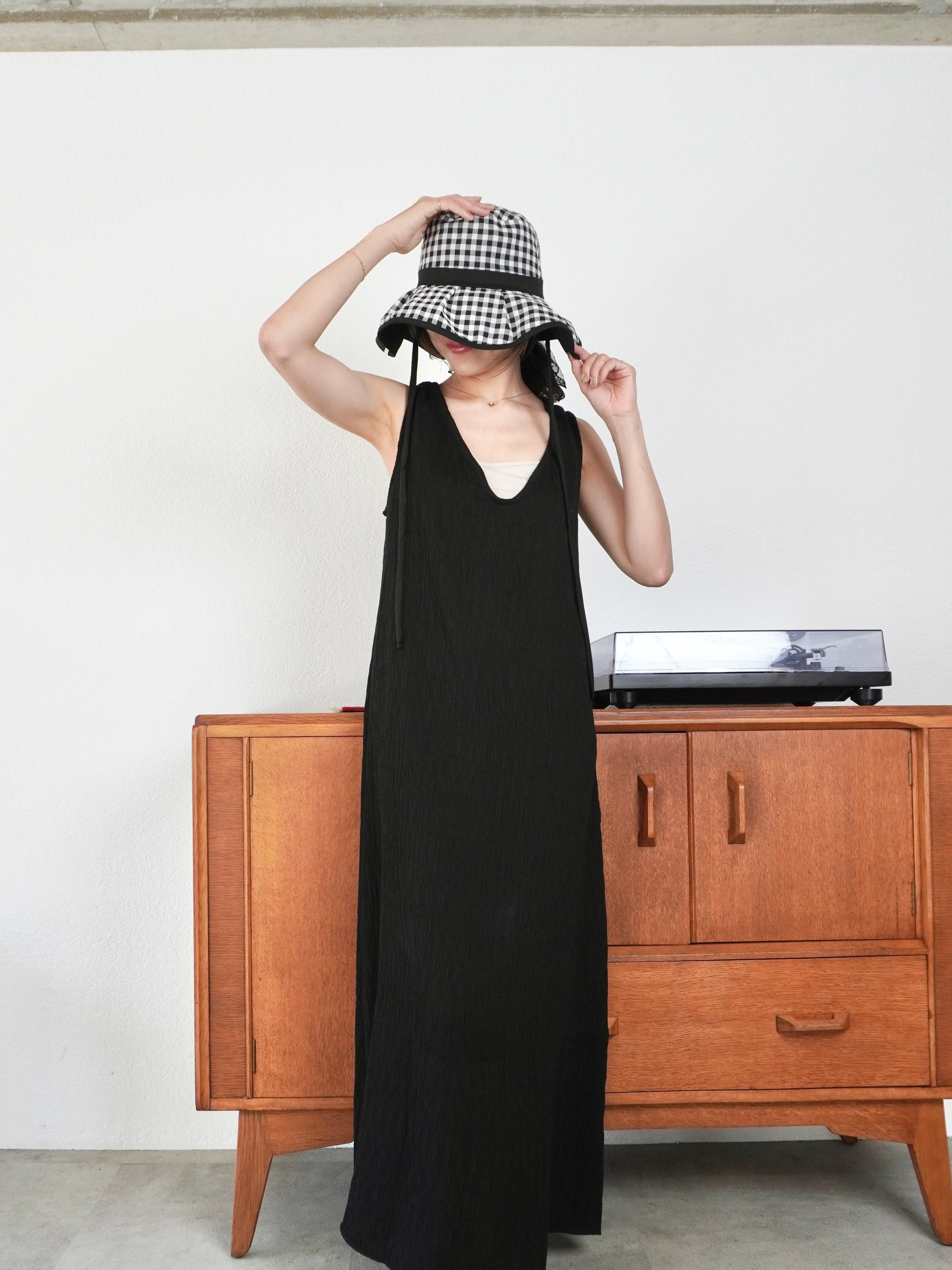 REVERSIBLE FRILL HAT