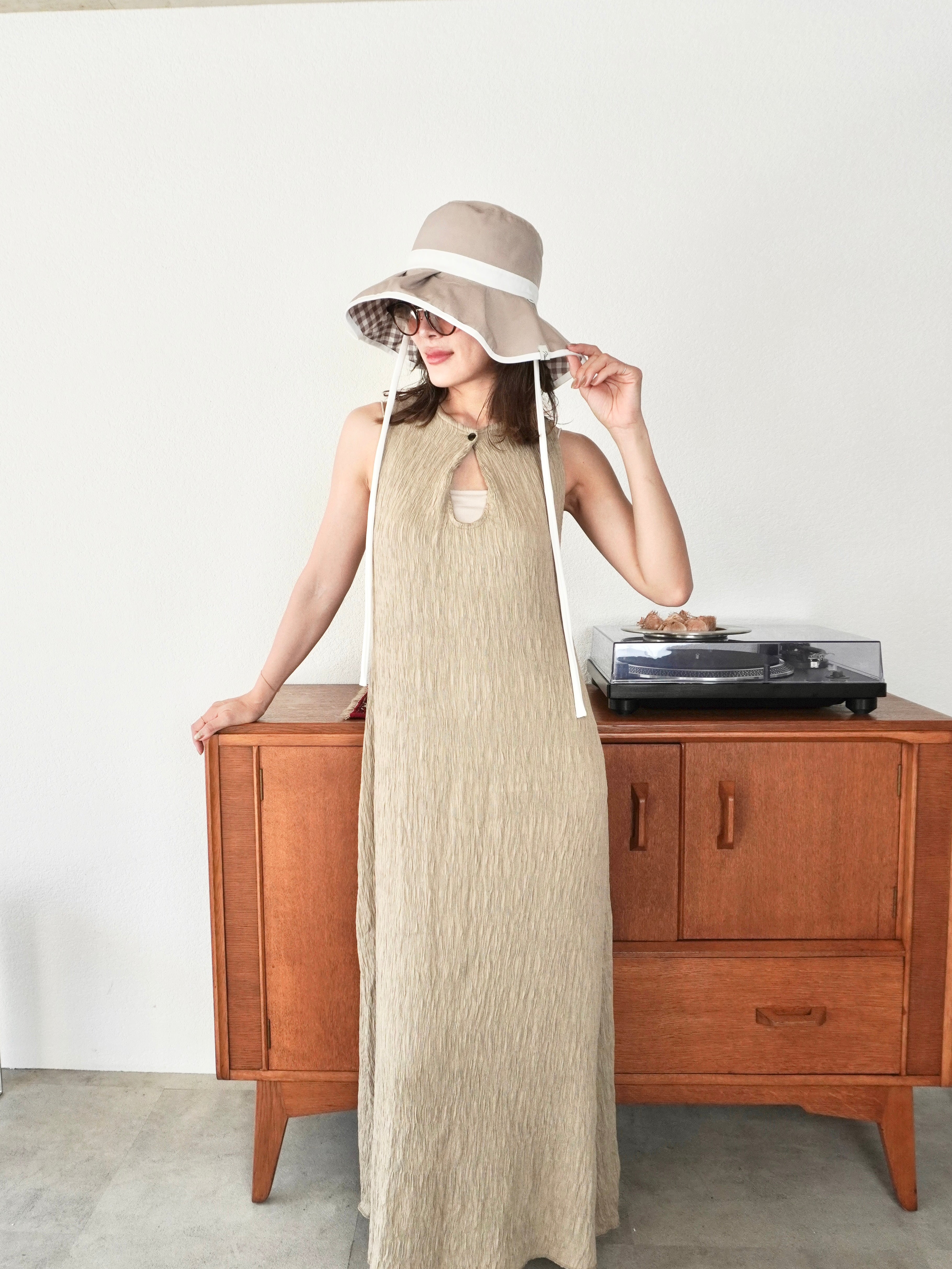 REVERSIBLE FRILL HAT