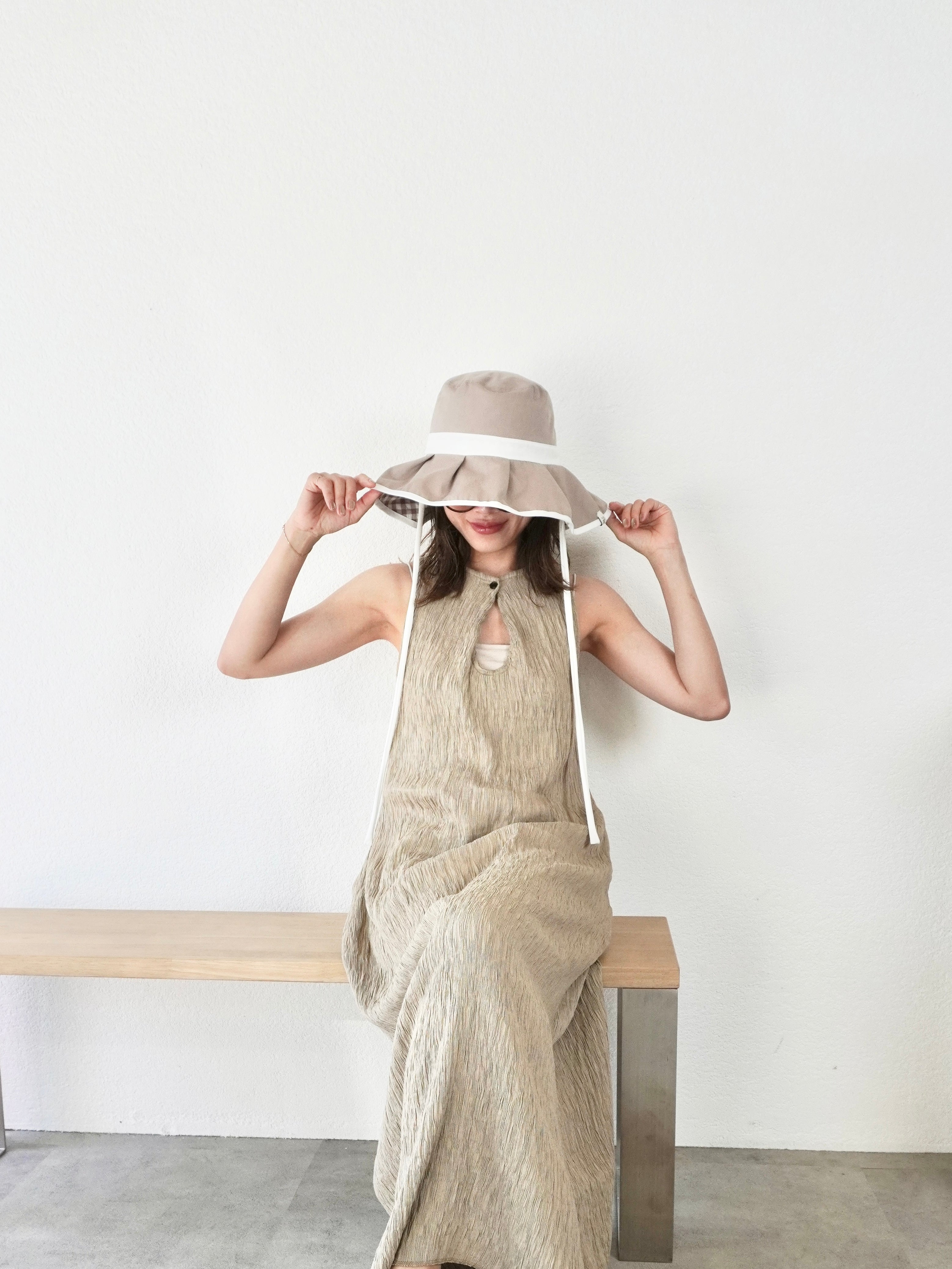 REVERSIBLE FRILL HAT