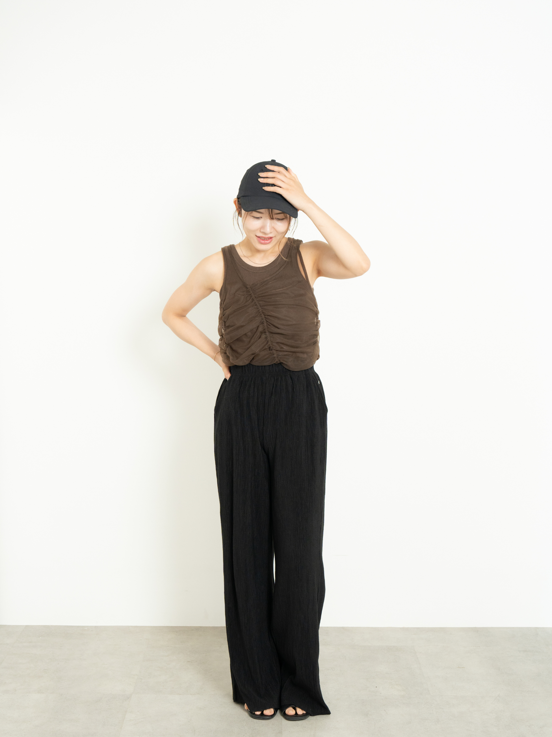 LIGHT TEXTURE STRAIGHT PANTS