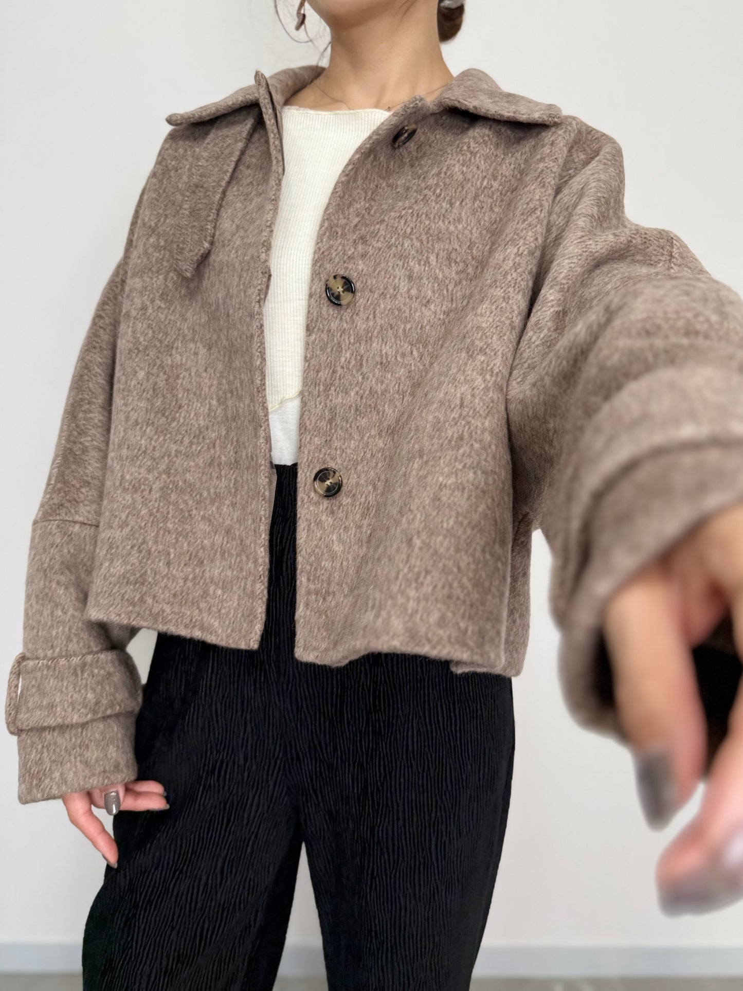 TAILORED WOOL SHORT COAT
