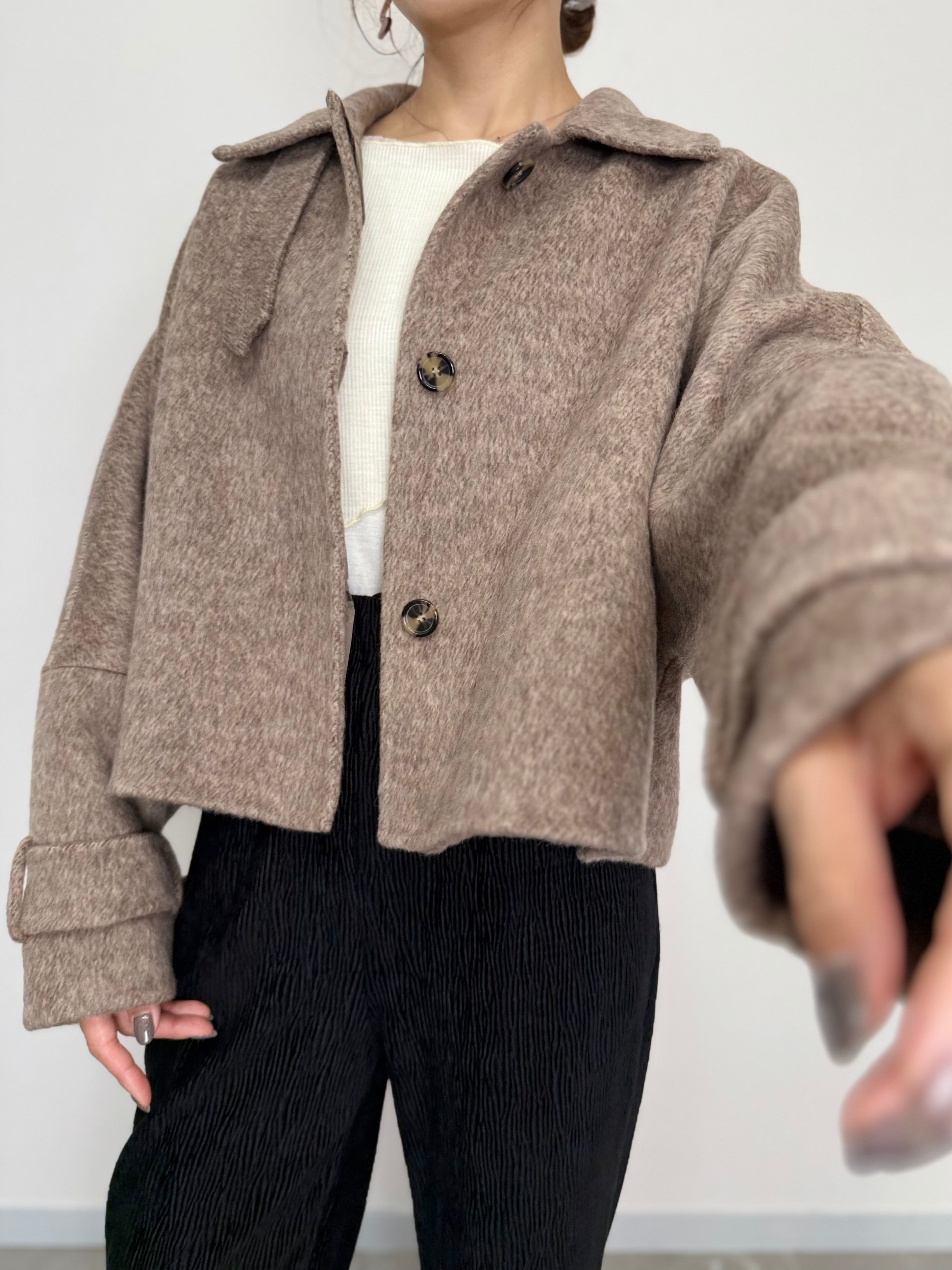 TAILORED WOOL SHORT COAT