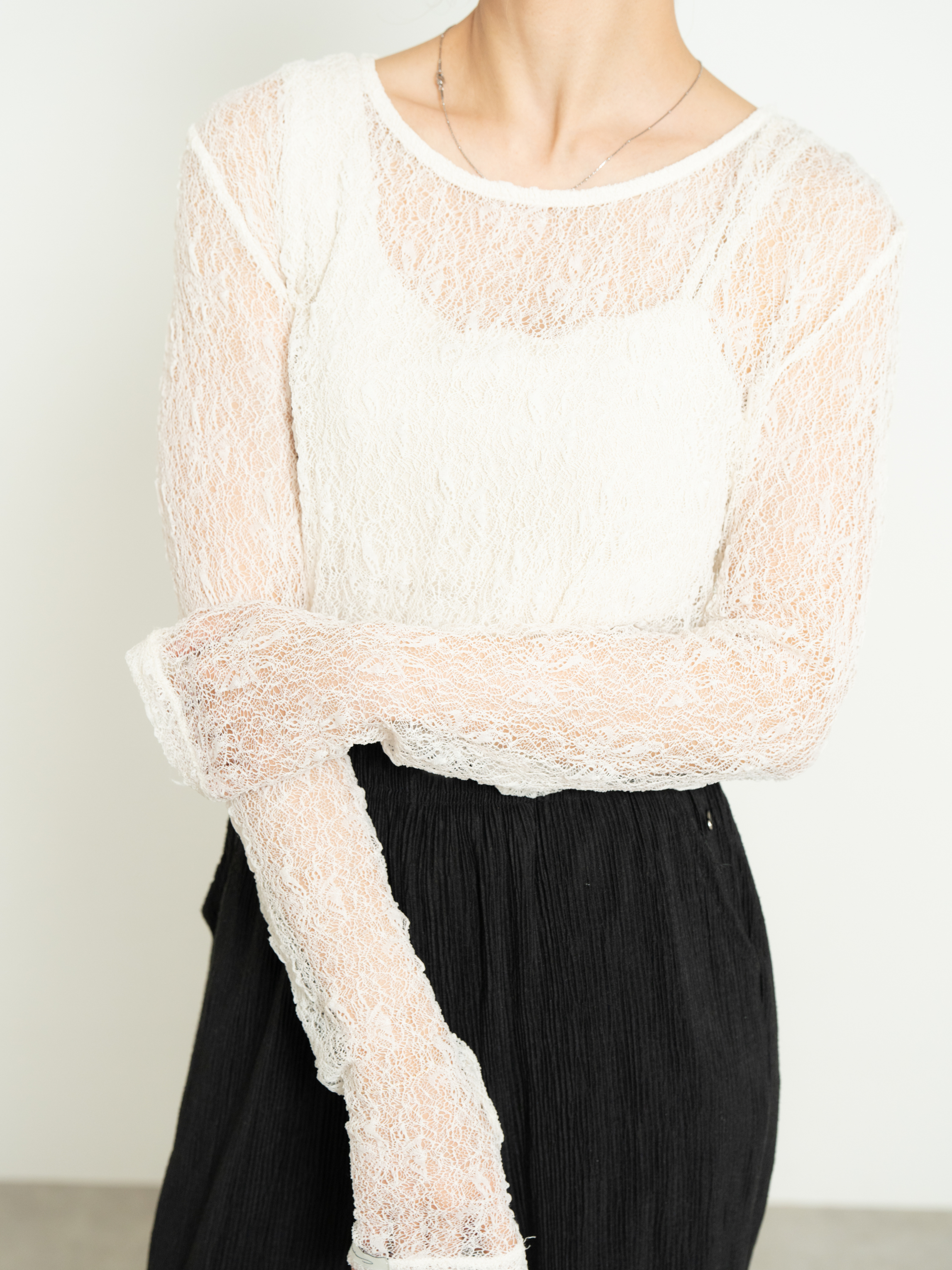STRETCH LACE FIT TOP