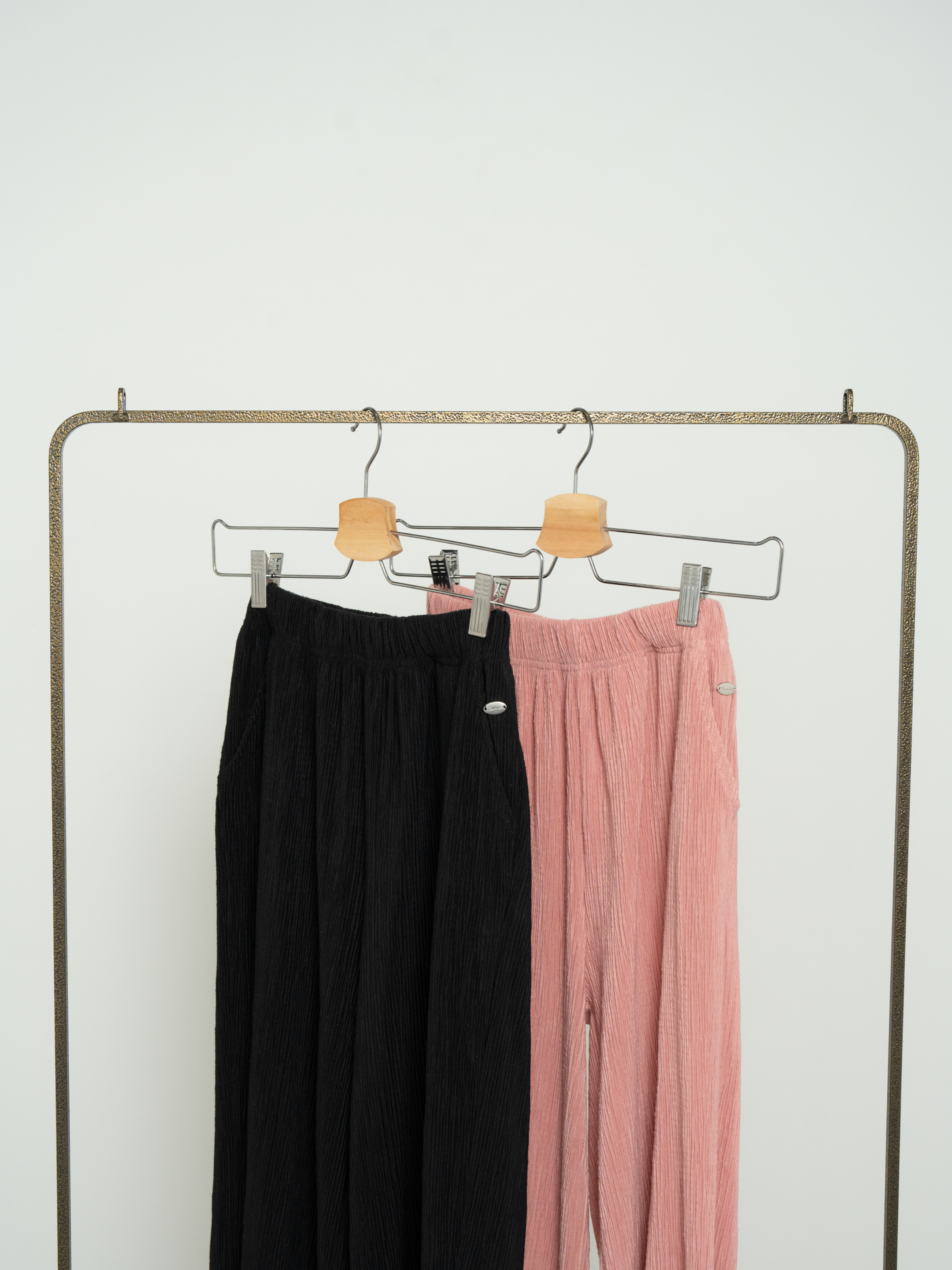 【3-SET】 SOFT FIT ASYMMETRY BRA TOP + DRAWSTRING BLOUSE + LIGHT TEXTURE STRAIGHT PANTS