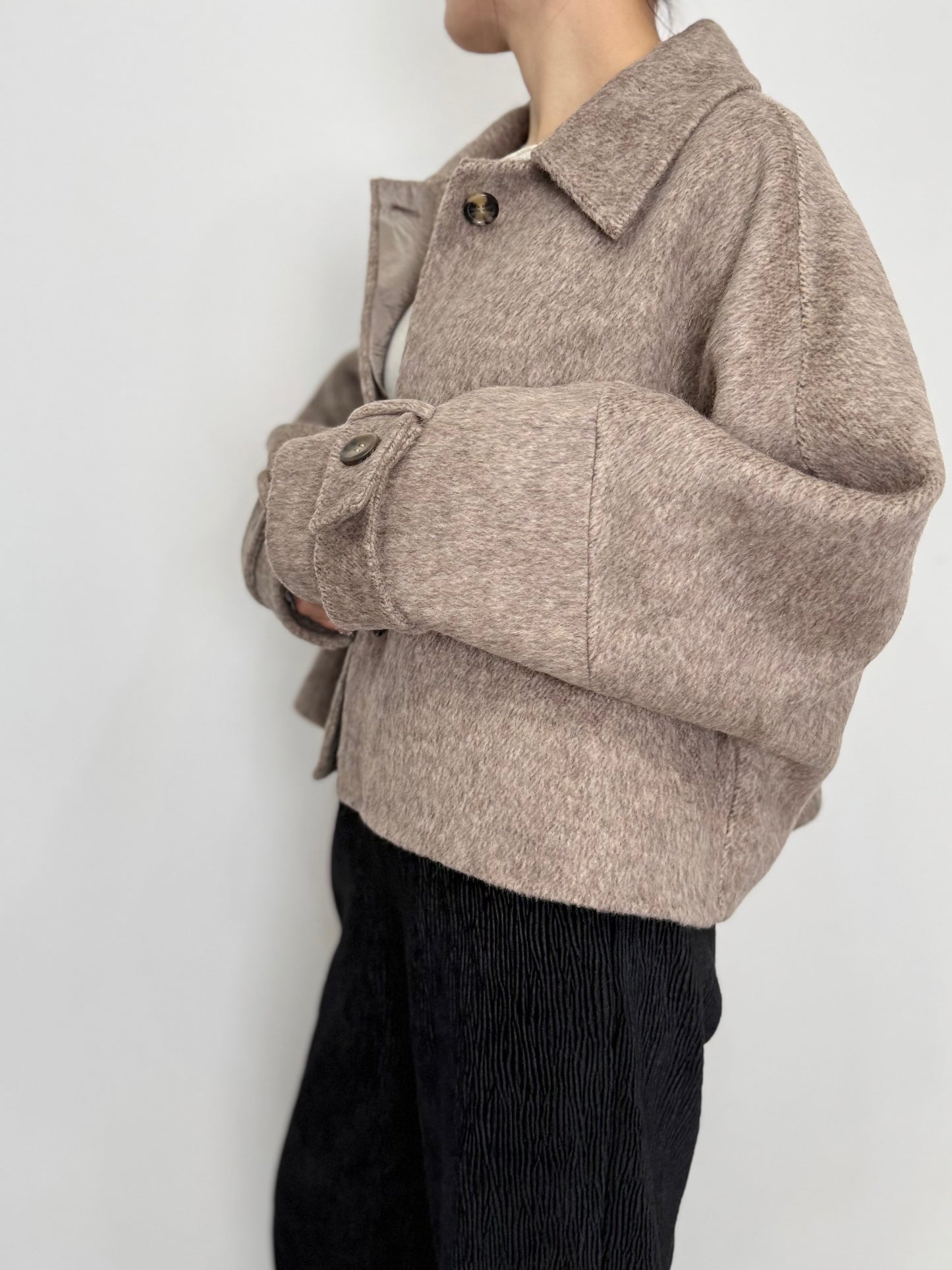 TAILORED WOOL SHORT COAT
