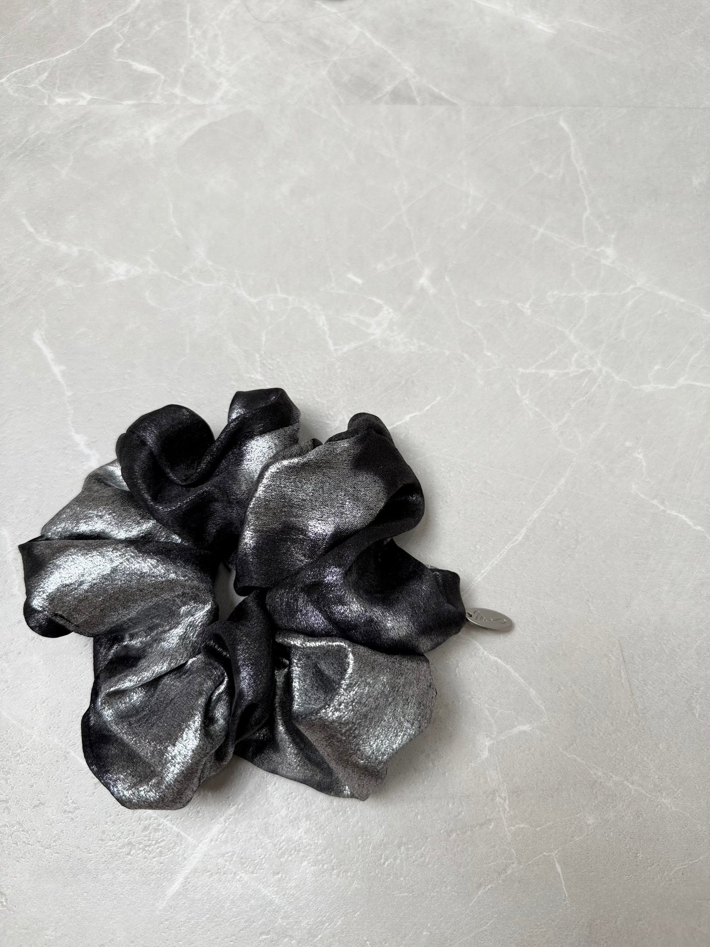 WINTER LIMITED MEDIUM SCRUNCHIE