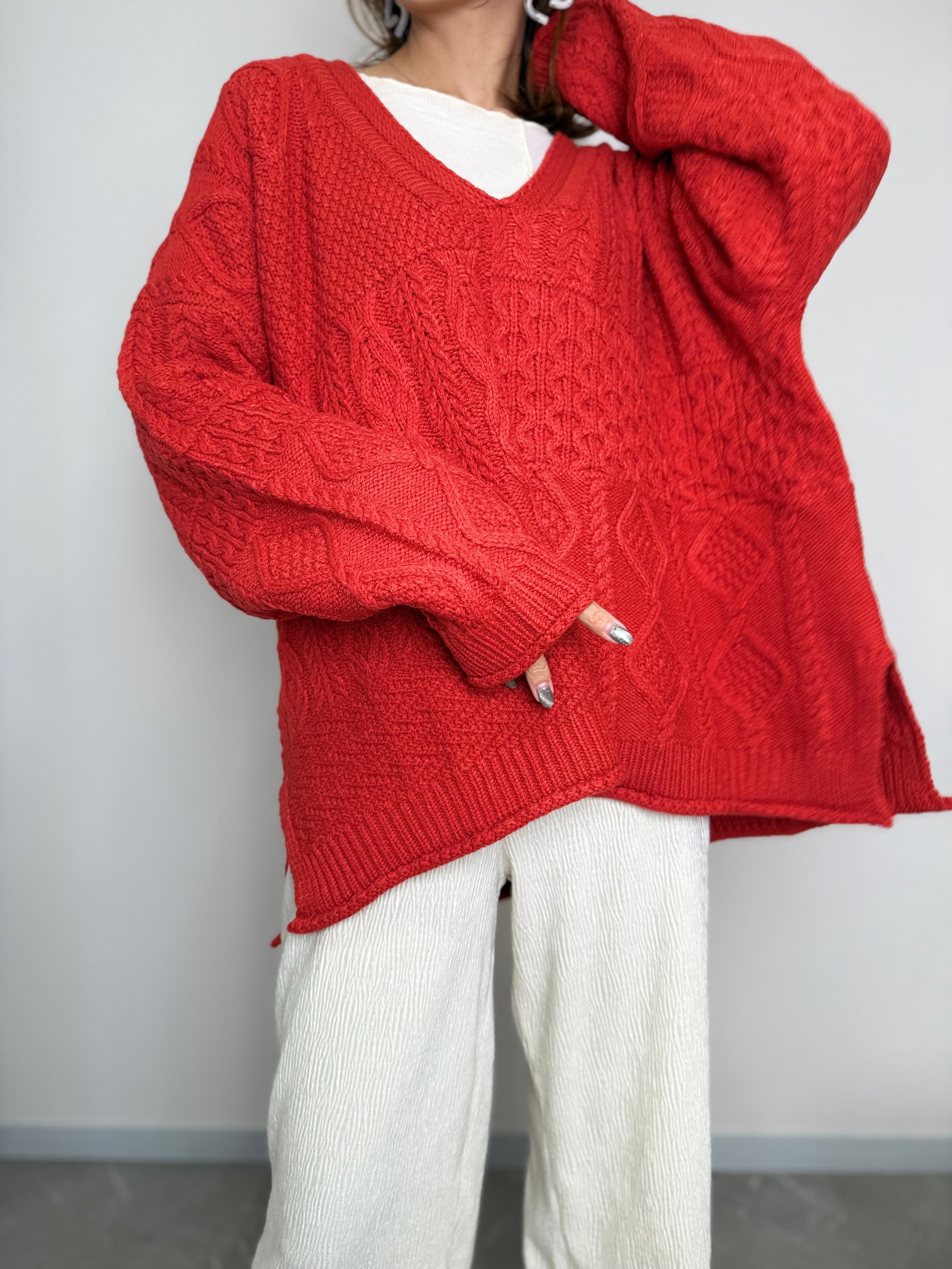 CABLE V NECK OVER KNIT