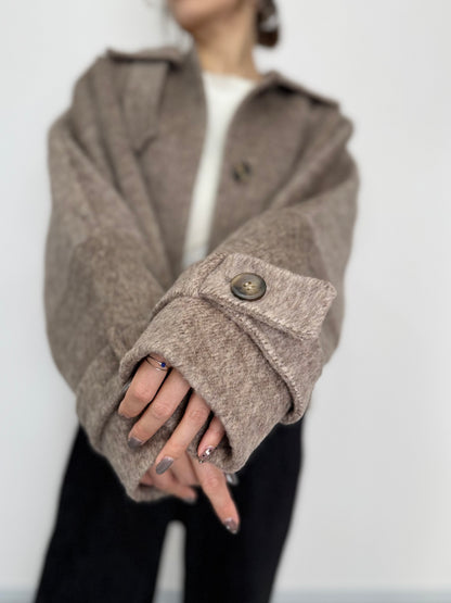 TAILORED WOOL SHORT COAT