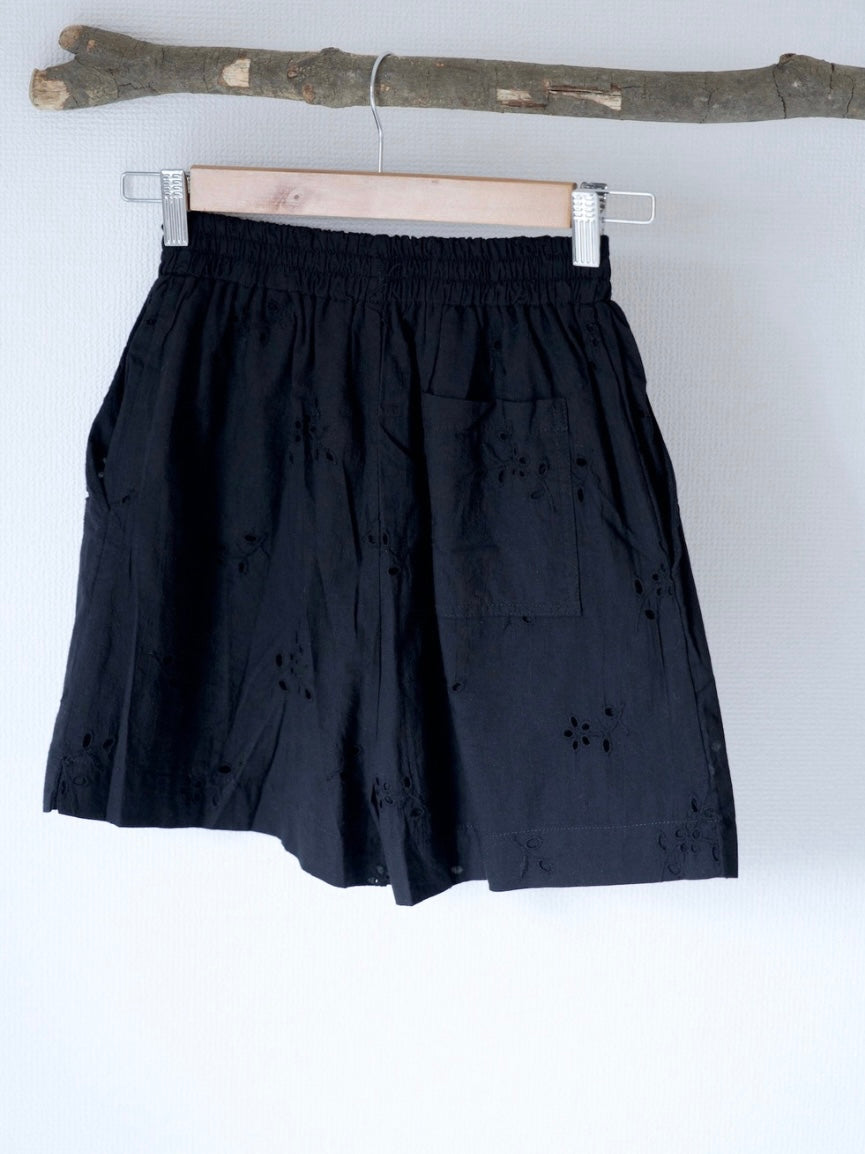 embroidery short pants