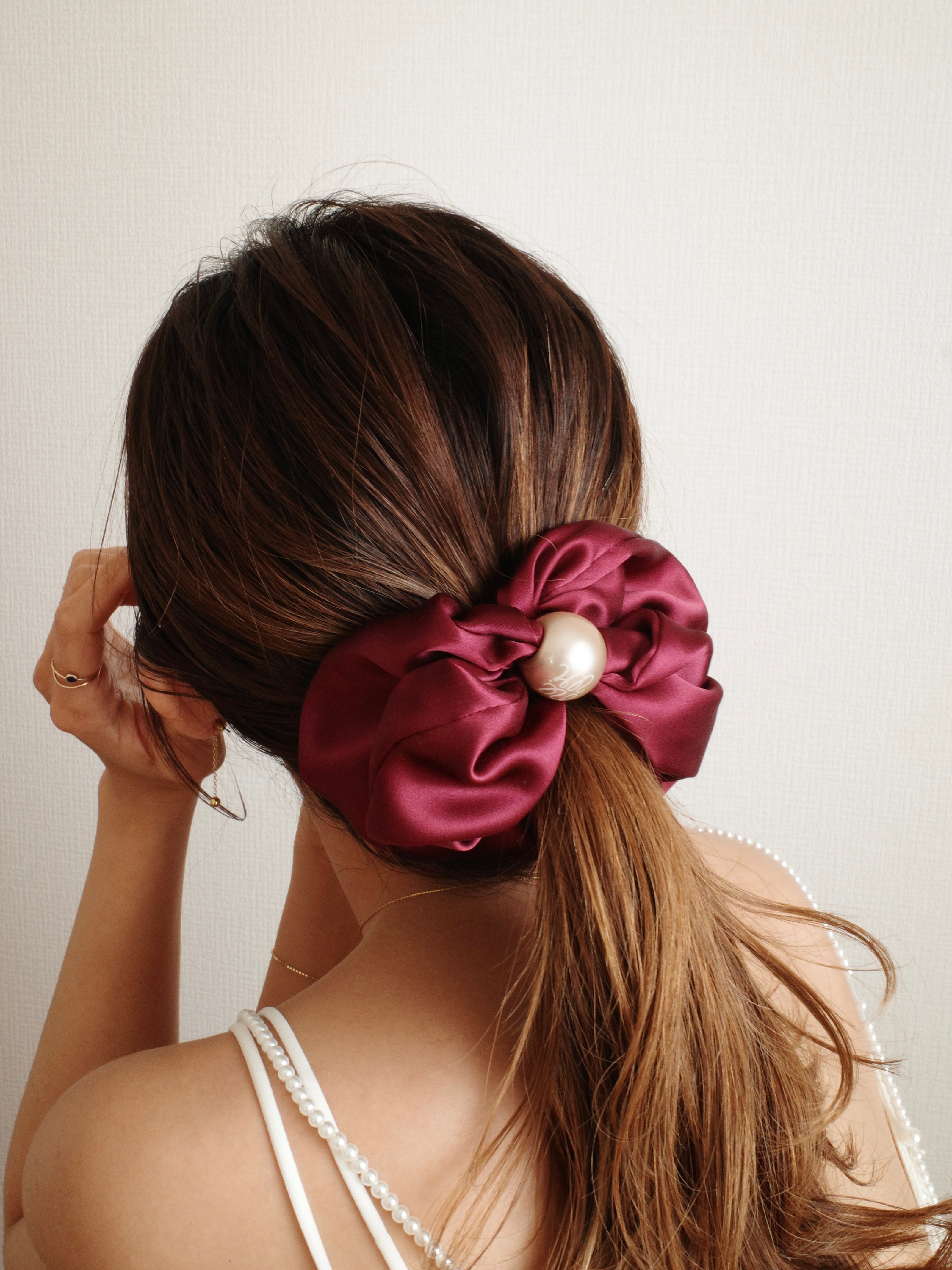 NEWI SILK PEARL SCRUNCHIE 〈CLASSIC〉