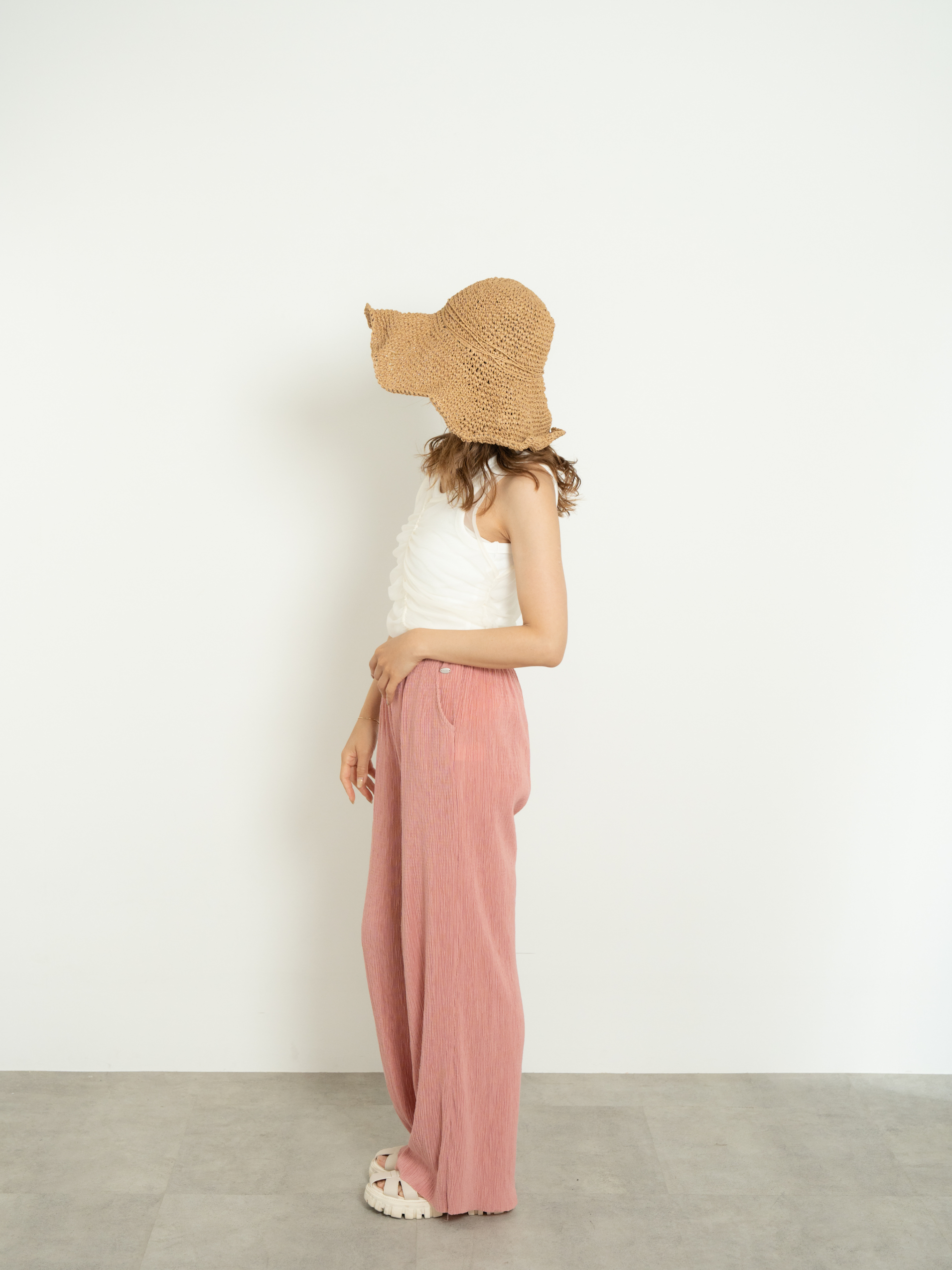 LIGHT TEXTURE STRAIGHT PANTS