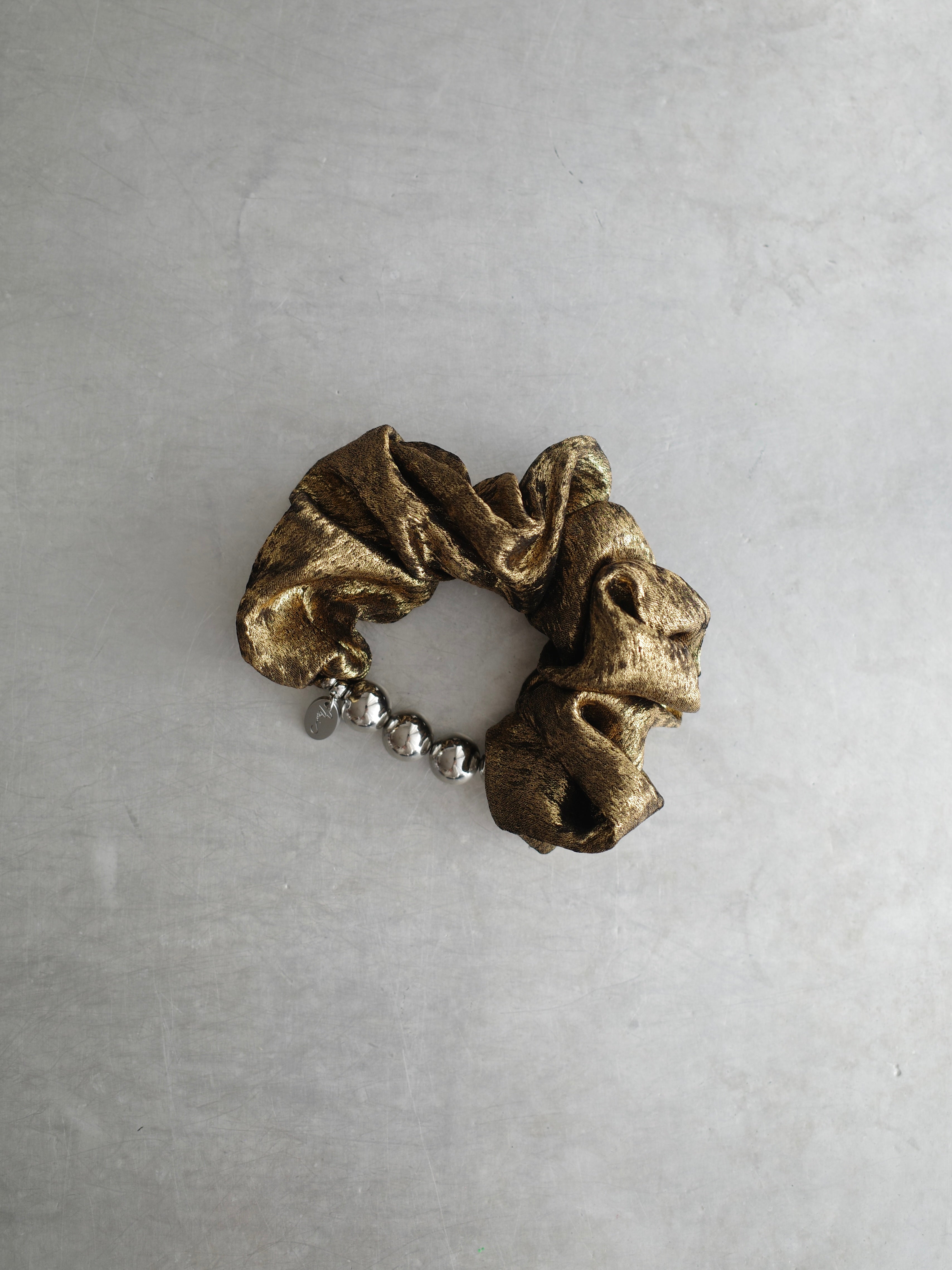 5 PEARL SCRUNCHIE