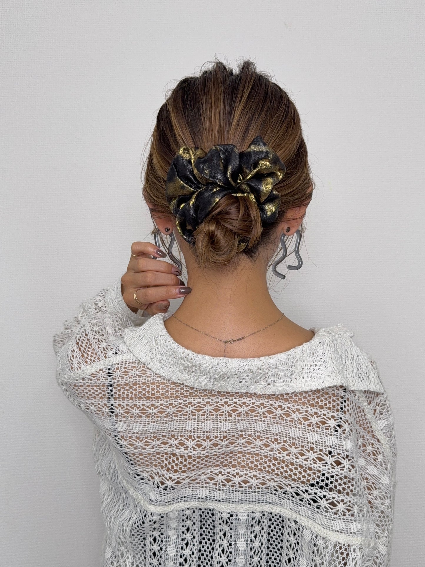 WINTER LIMITED MEDIUM SCRUNCHIE