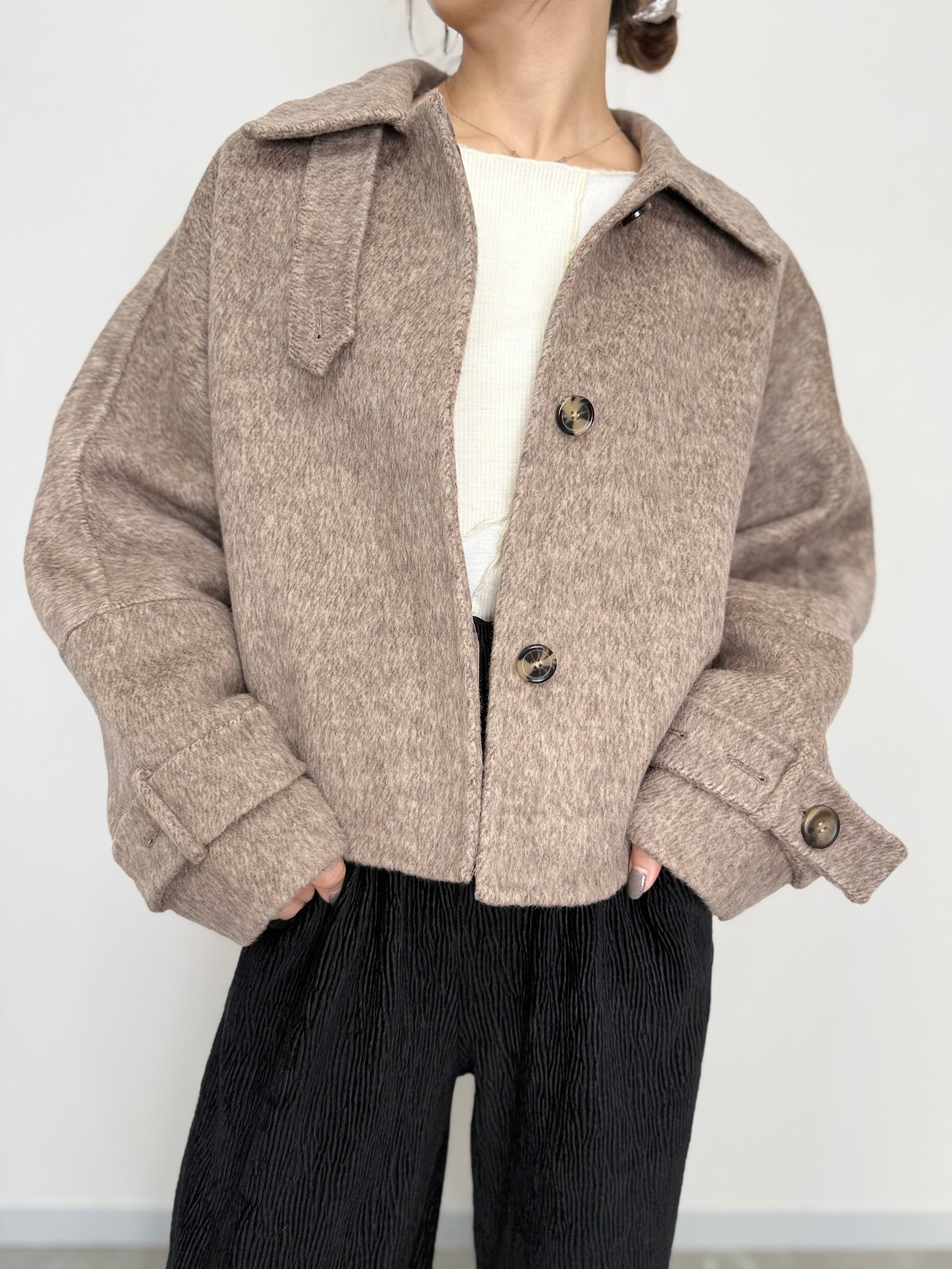TAILORED WOOL SHORT COAT