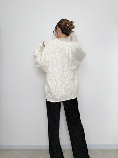 【NEW】ケーブルVネックオーバーニット