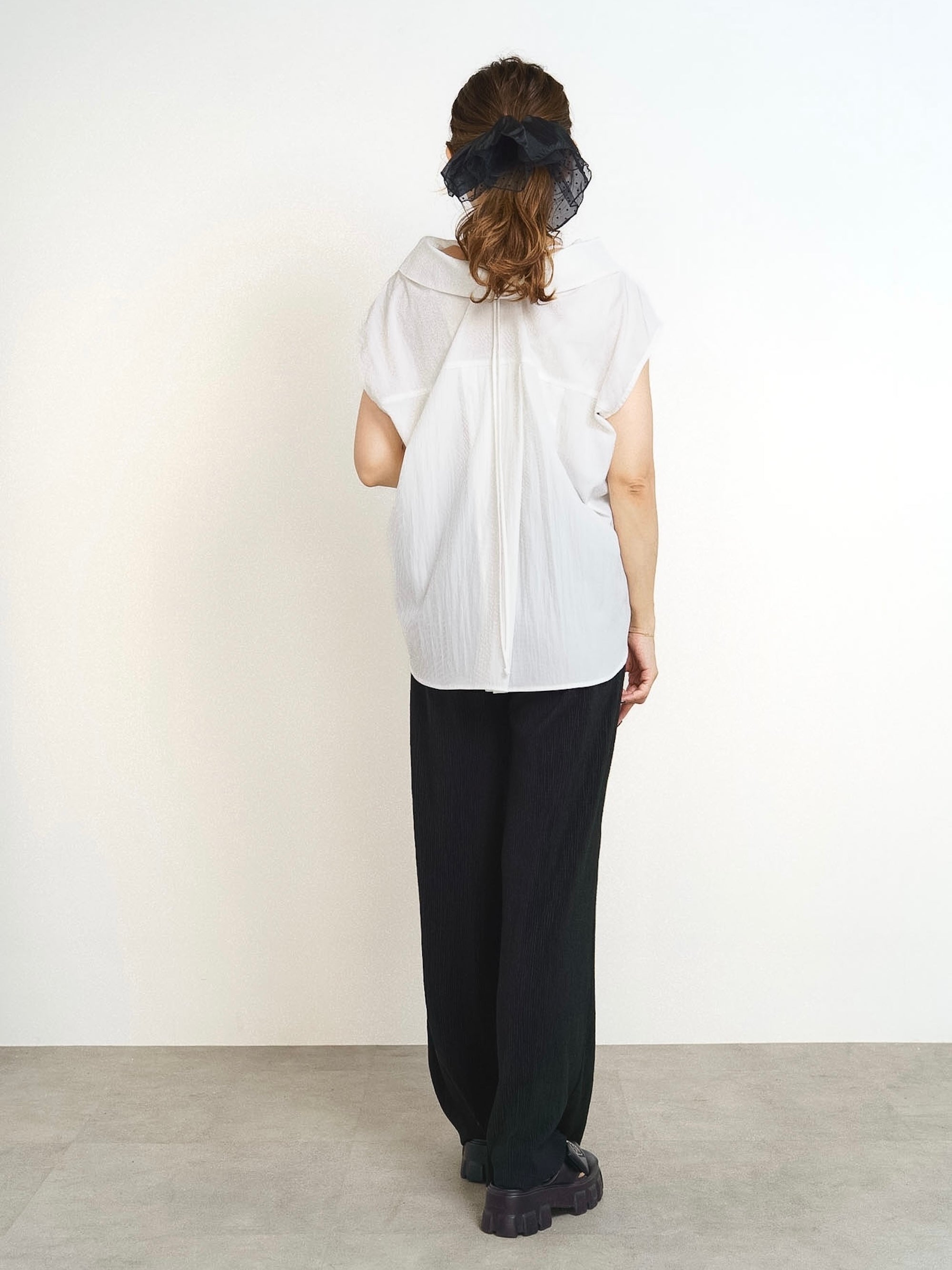【3-SET】 SOFT FIT ASYMMETRY BRA TOP + DRAWSTRING BLOUSE + LIGHT TEXTURE STRAIGHT PANTS