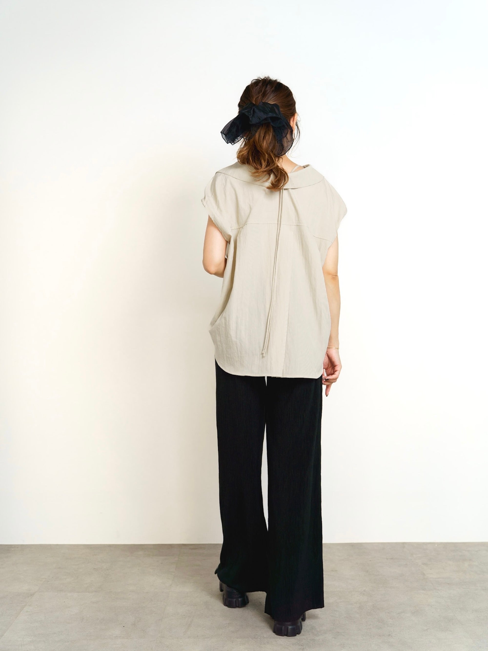 【3-SET】 SOFT FIT ASYMMETRY BRA TOP + DRAWSTRING BLOUSE + LIGHT TEXTURE STRAIGHT PANTS