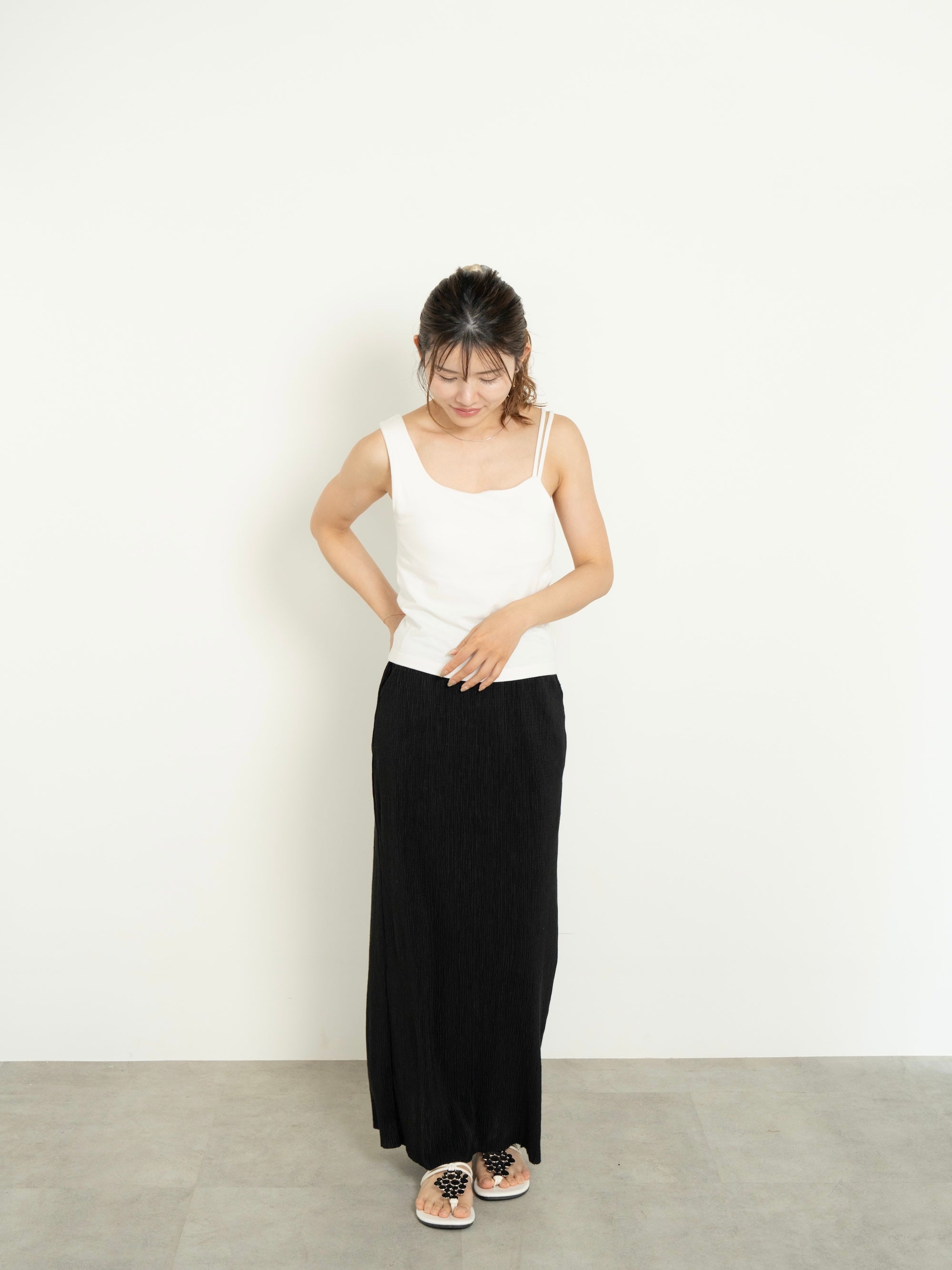 【3-SET】 SOFT FIT ASYMMETRY BRA TOP + SHIRRED SHEER TANK TOP SET + LIGHT TEXTURE PENCIL SKIRT