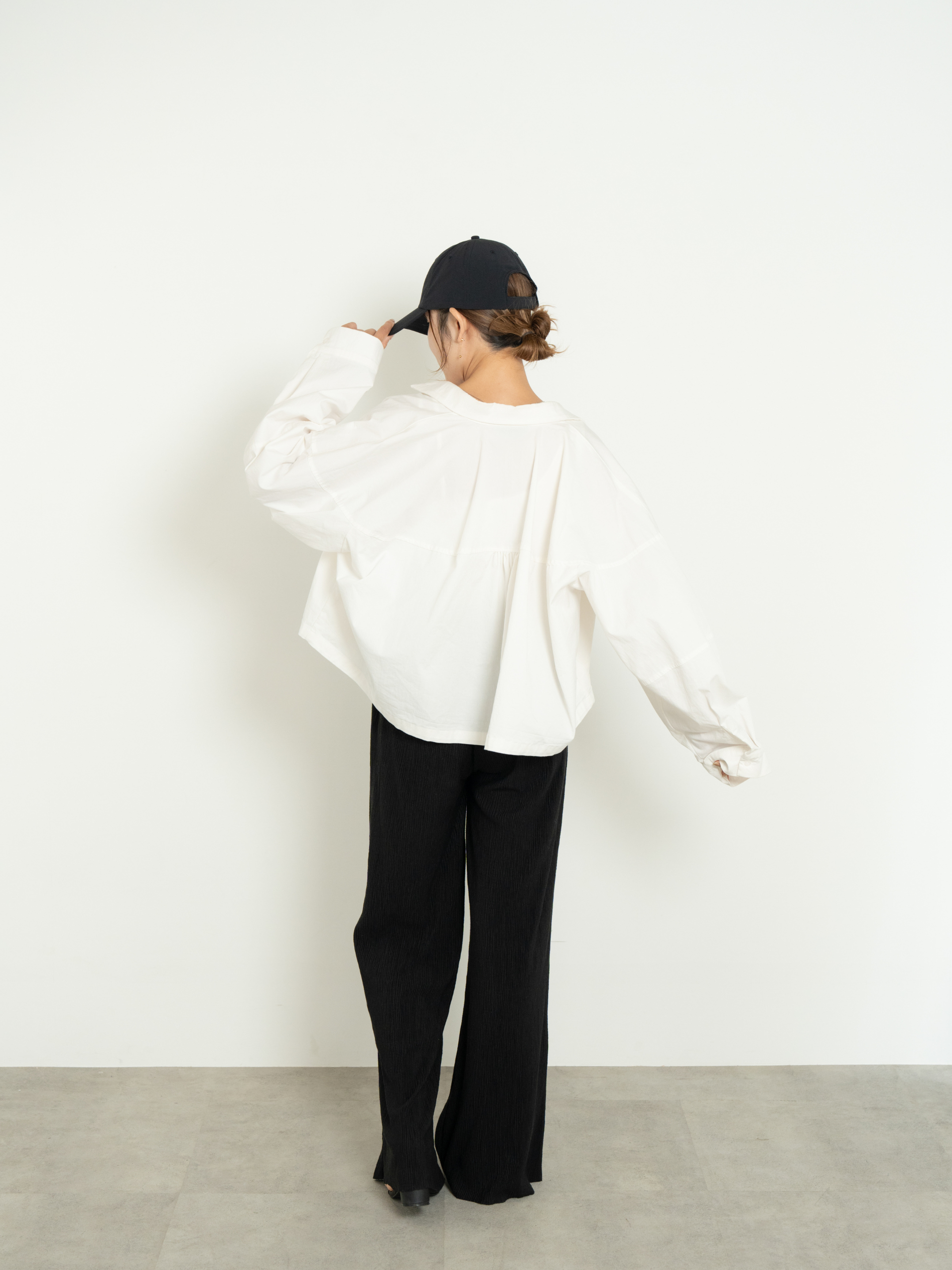 LIGHT TEXTURE STRAIGHT PANTS