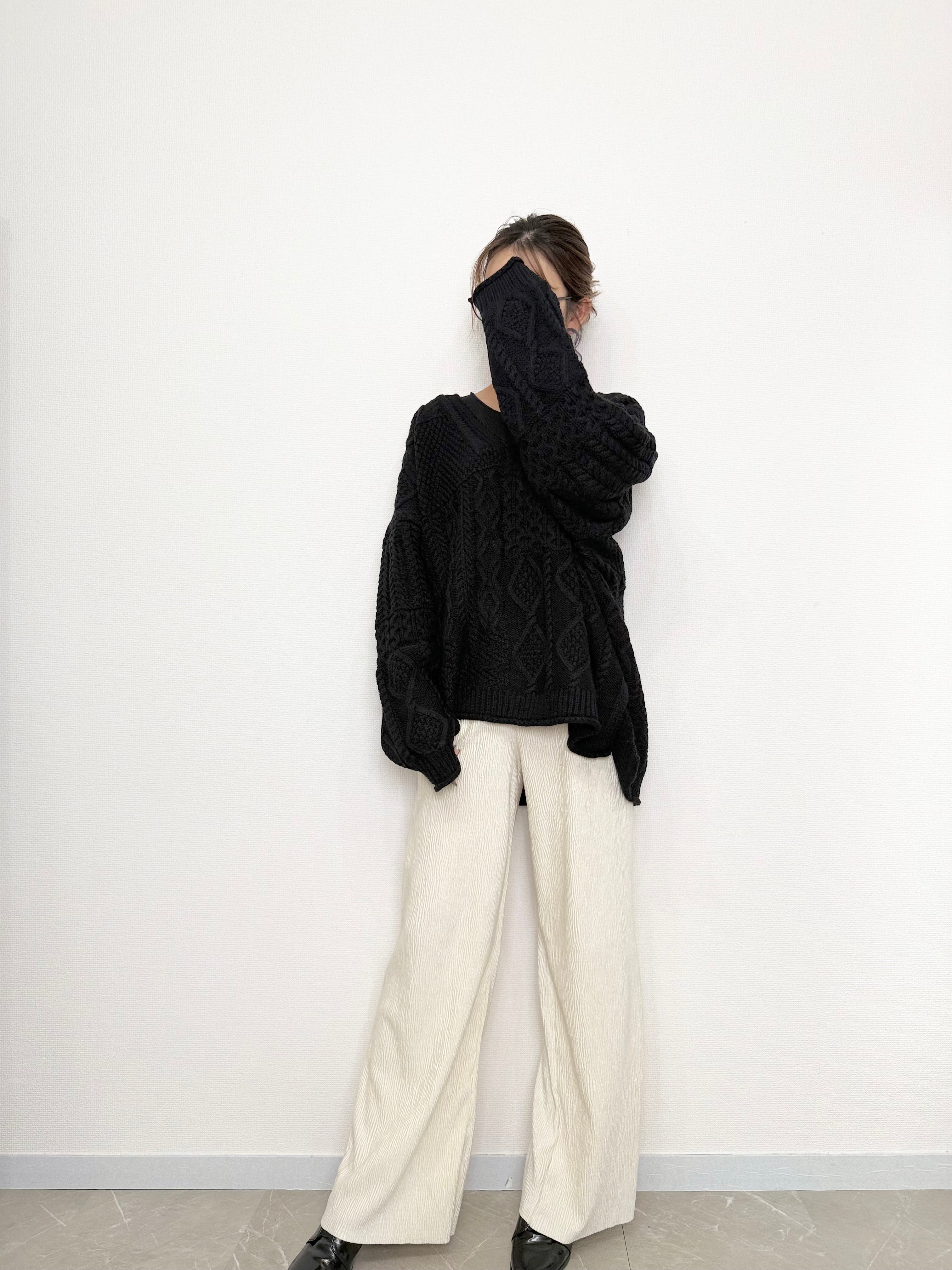 CABLE V NECK OVER KNIT