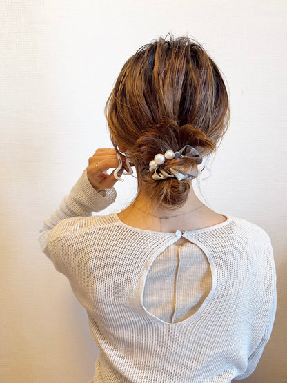 【先行販売】５連パールシュシュ