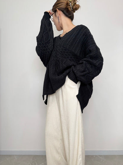 【NEW】ケーブルVネックオーバーニット