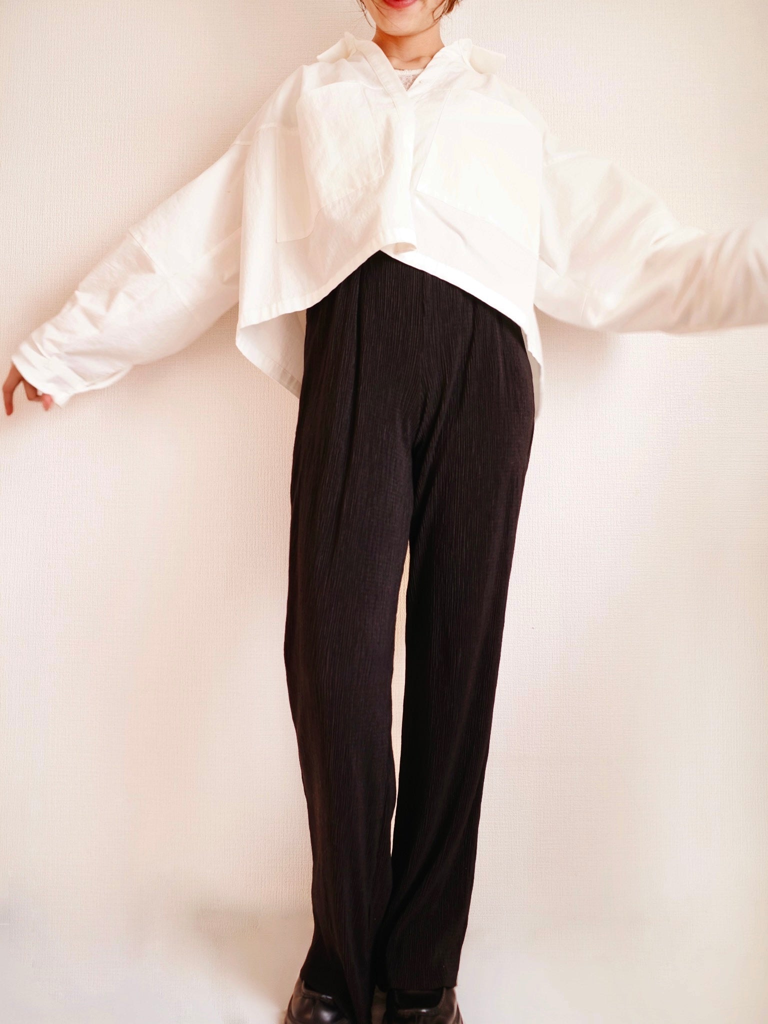 LIGHT TEXTURE STRAIGHT PANTS
